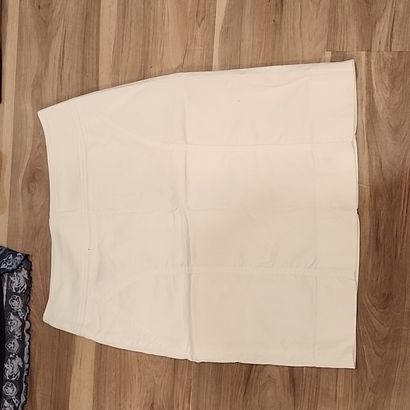 Skirts - Picture 7 of 10